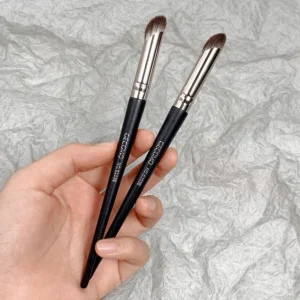 1 Pcs Concealer Makeup Brushes Precision Soft Fluffy Smudge Brush Cover Acne Dark Circles Multi-Function Detail Makeup Tools